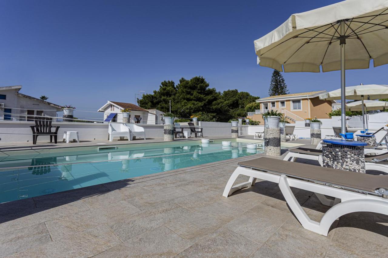 Small Luxury Apartments Pool And Sea View - Stella Del Mare Fontane Bianche Exterior foto